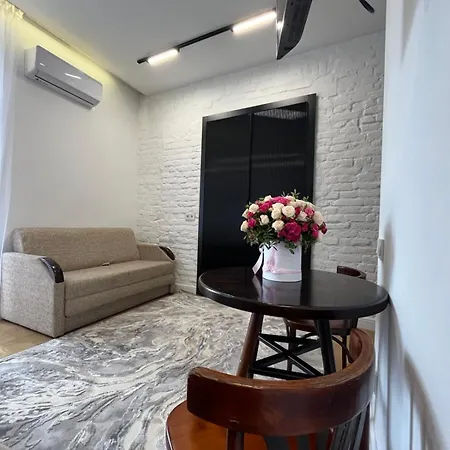 Favorit Apartments 1 Кім Безкоштовна Парковка Центр З Балконом Не Далеко Від Ж Д Вокзалу Звітні Документи Apartment